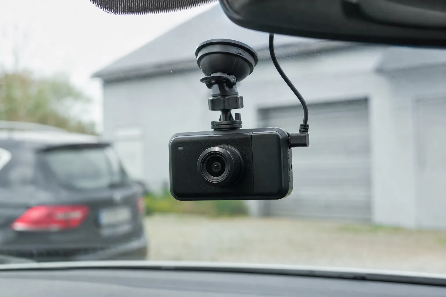 Dashcam waehrend der taeglichen Fahrt nutzen: Praktische Anleitung fuer Autofahrer